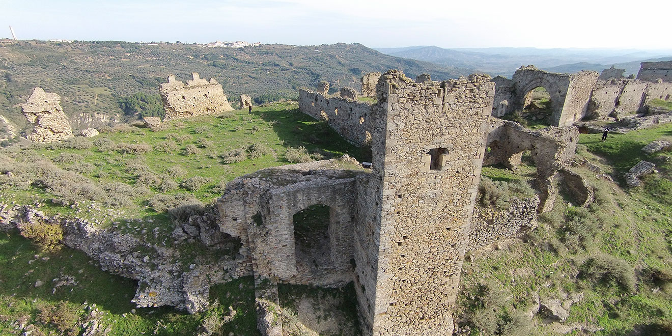 rovine castello uggiano 2
